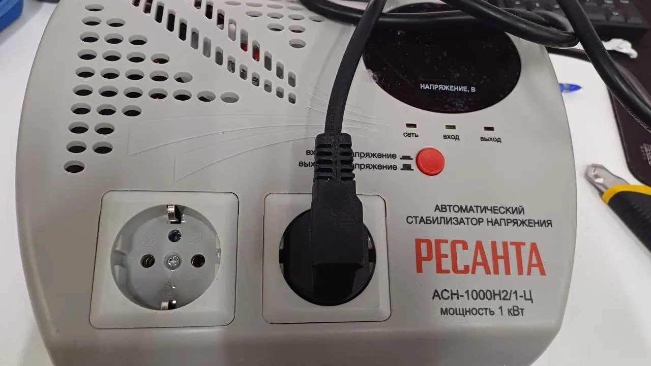 Стабилизатор Ресанта АСН-1000Н2/1-Ц, Уценка — фото дефекта 4