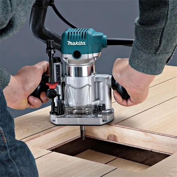 Фрезер Makita RT0702CX2