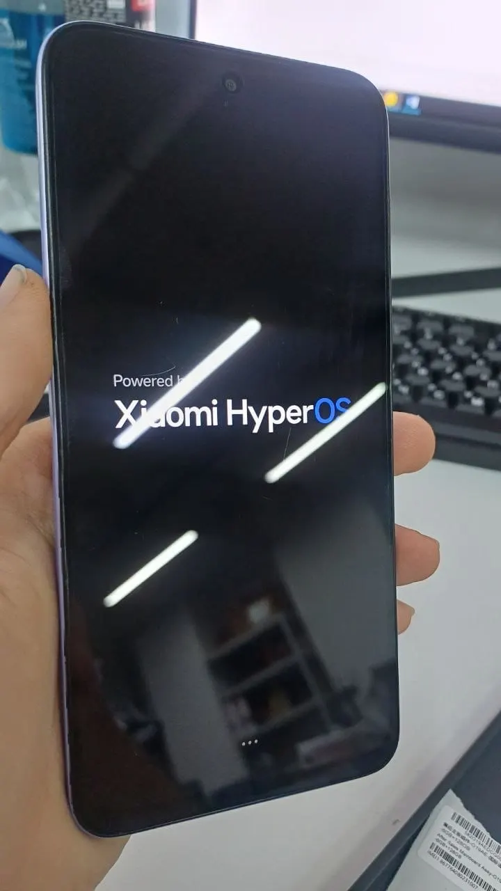 Смартфон Redmi 15 6/128GB Sandy Purple, Уценка — фото дефекта 3