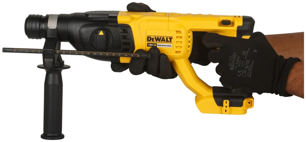 Перфоратор DeWALT DCH133NT-XJ