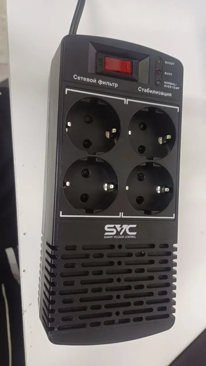 Стабилизатор SVC AVR-1000-L, Уценка — фото дефекта 2