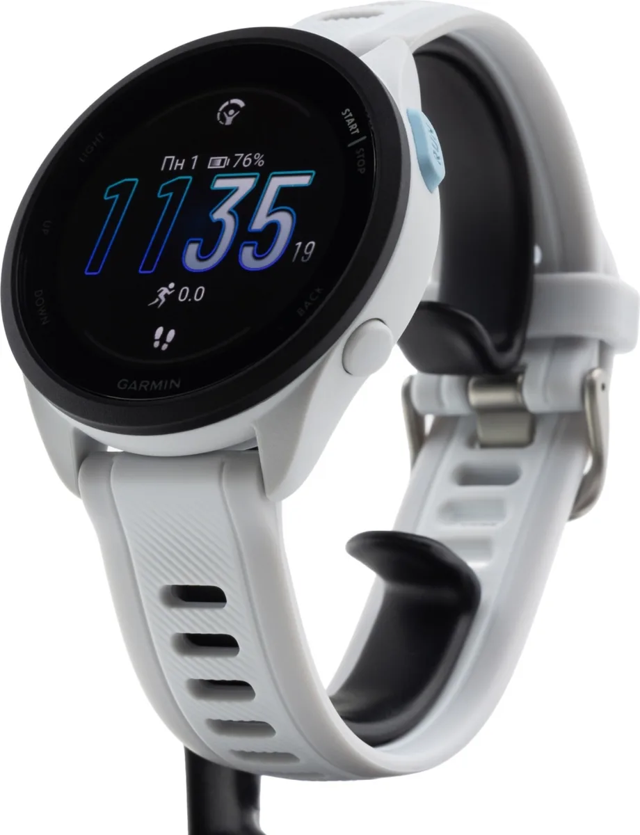 Смарт-часы Garmin Forerunner 165 белый (02863-21)