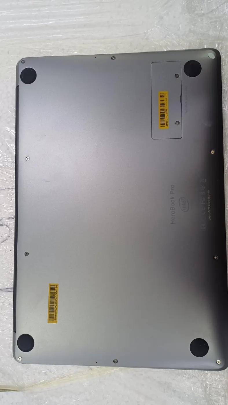 Ноутбук Chuwi HeroBook Pro 14" Intel N4020 8/256GB Черный, Уценка — фото дефекта 3