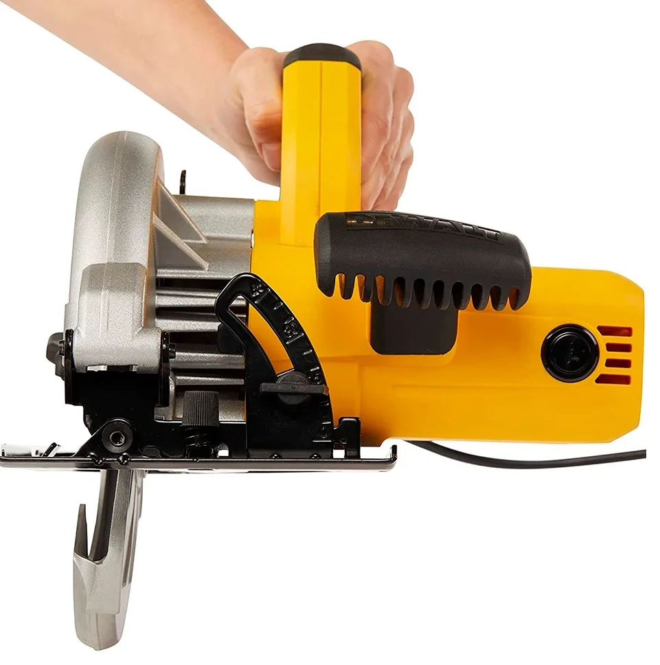 Дисковая пила DeWALT DWE5615-QS