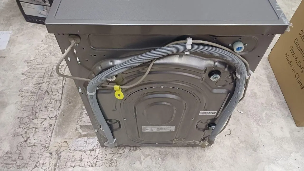 Стиральная машина Midea MFK03D105B/S-C Серый, Уценка — фото дефекта 4
