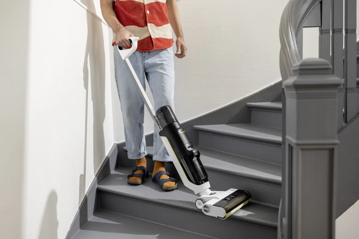 Моющий пылесос Karcher FCV 3 *EU