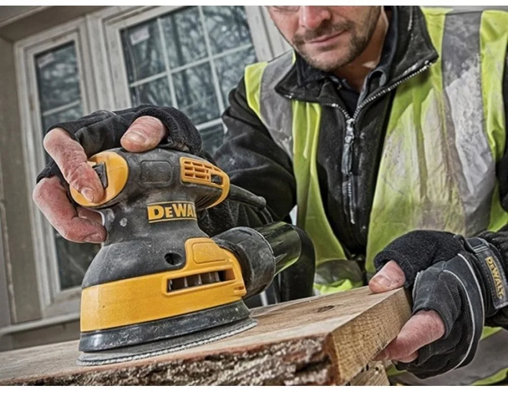 Шлифмашина эксцентриковая DeWALT DWE6423-QS