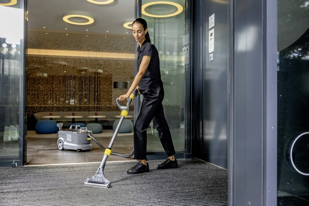 Моющий пылесос Karcher Puzzi 10/1 Edition