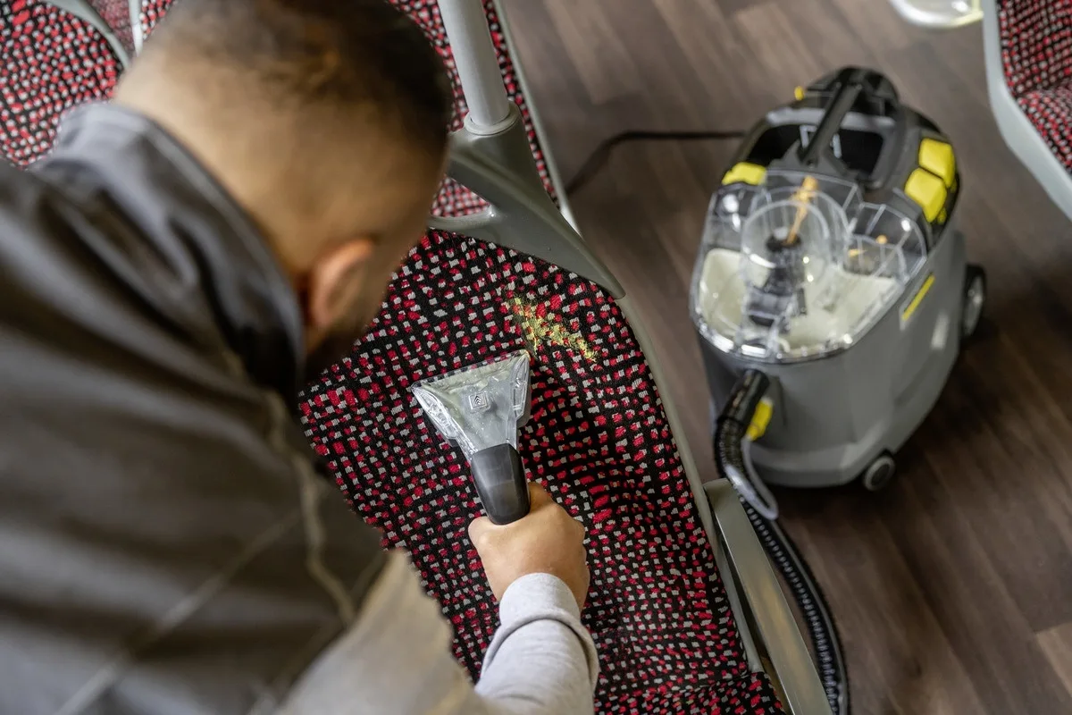 Моющий пылесос Karcher Puzzi 8/1 C