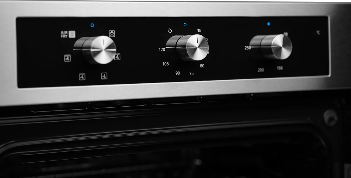 Духовой Шкаф Midea MO12000 X черный стальной