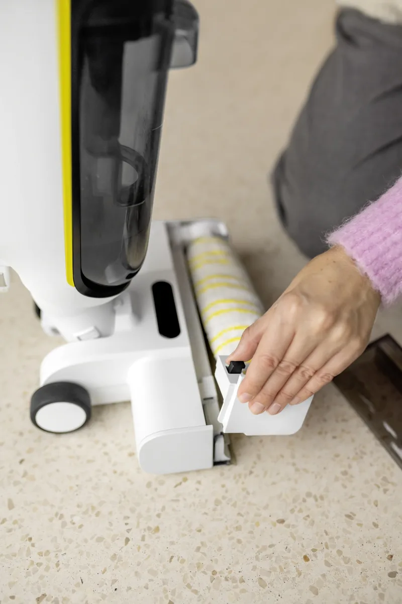 Моющий пылесос Karcher FCV 4