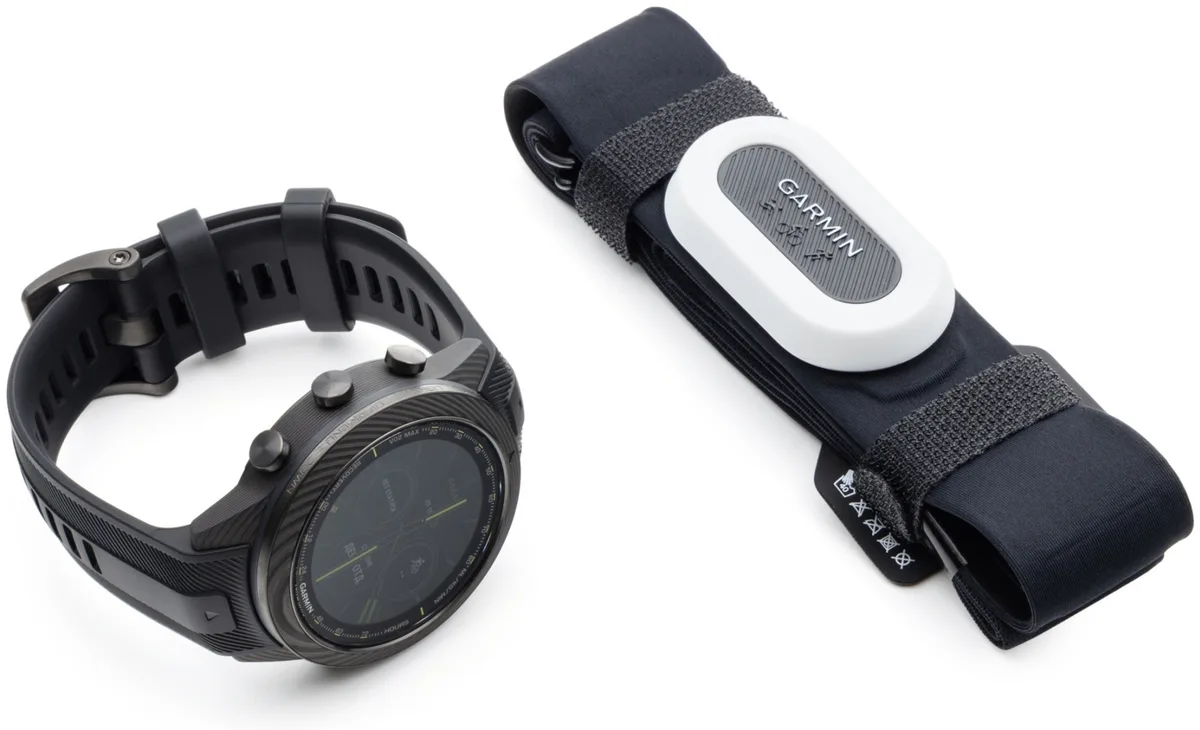 Смарт-часы Garmin Fenix Garmin MARQ Athlete Gen 2 Carbon (02722-11)
