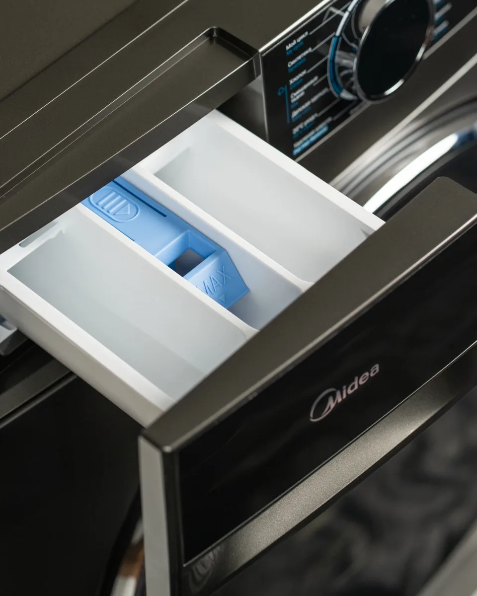Стиральная машина Midea MFA01W80B/T-C серый