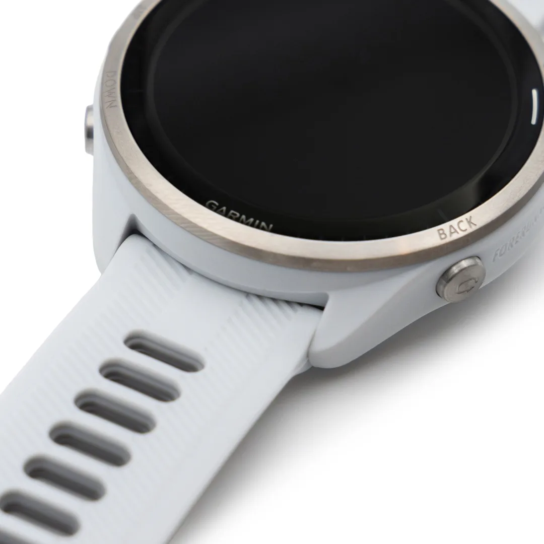 Смарт-часы Garmin Forerunner 965 белый (02809-11)