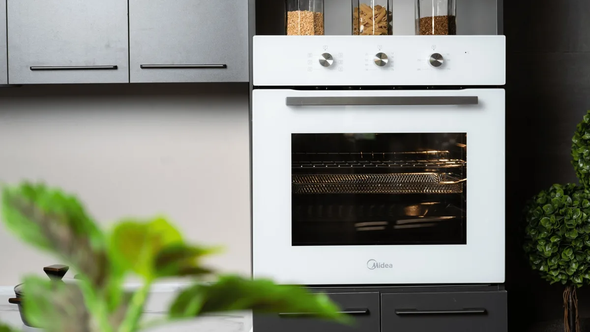 Шкаф духовой Midea MO11000GW Белый