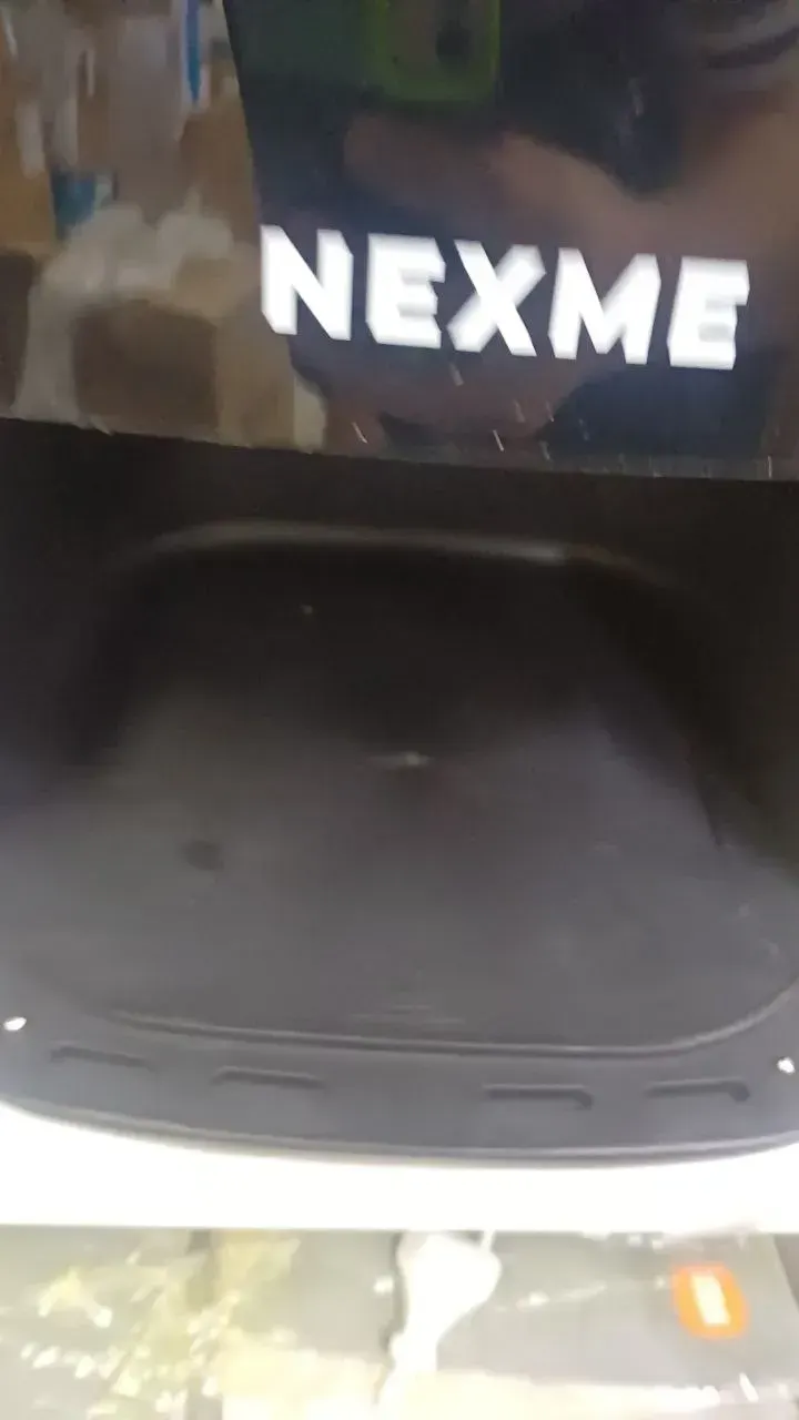 Аэрогриль NEXME NAF6500BL 6.5L Черный, Уценка — фото дефекта 3