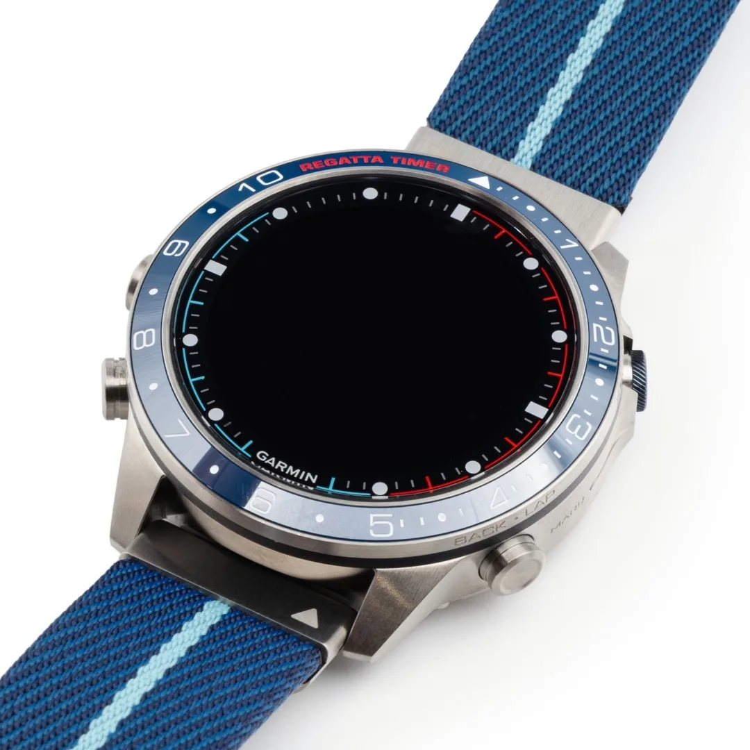 Смарт-часы Garmin MARQ Captain Gen 2 серебристый-синий-синий (02648-11)