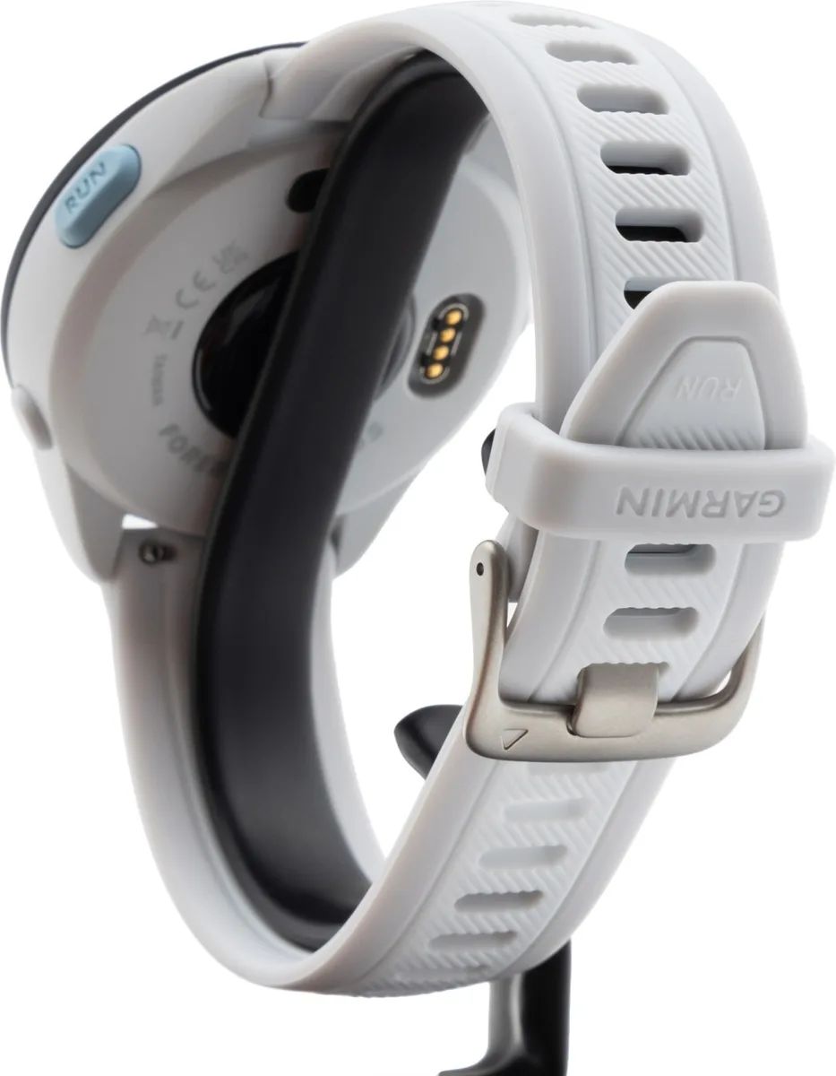 Смарт-часы Garmin Forerunner 165 белый (02863-21)