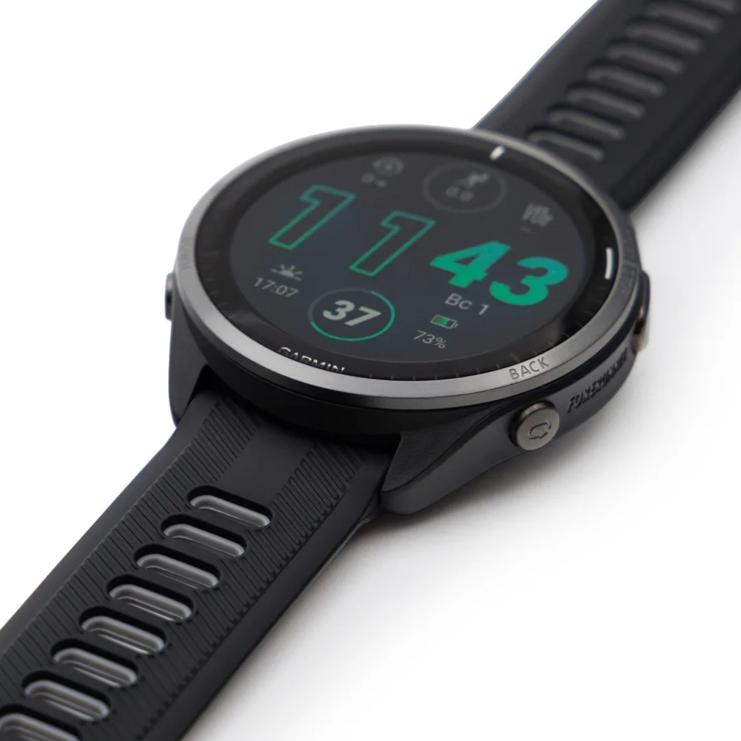 Смарт-часы Garmin Forerunner 965 черный (02809-10)