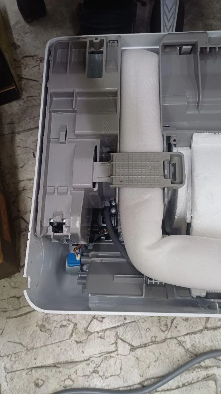 Кондиционер сплит-система AUFIT Inverter ASW-H09A4/FHR3DI (в комплекте с медными трубами) Белый, Уценка — фото дефекта 8