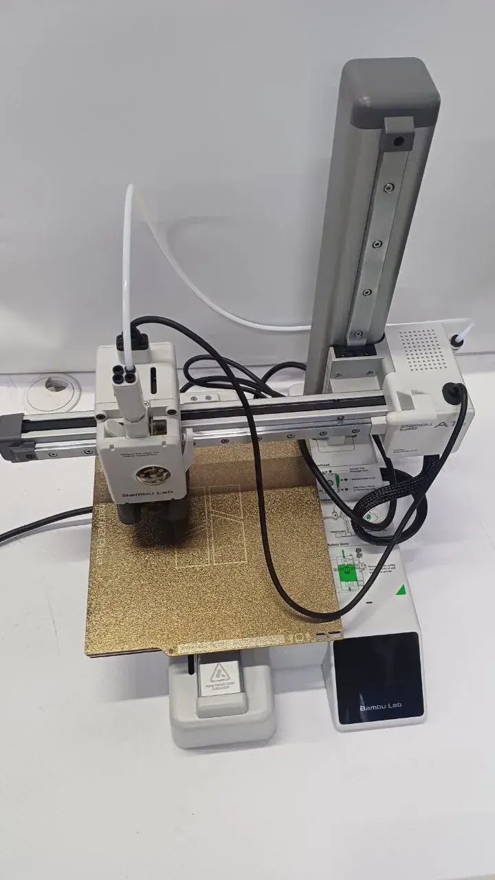Принтер 3D Bambu Lab A1 mini-Combo, Уценка — фото дефекта 4