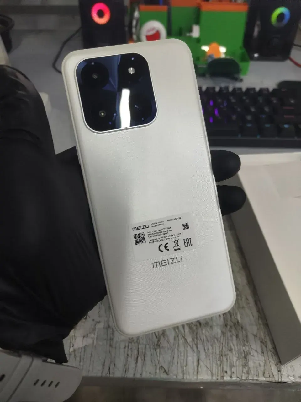 Смартфон Meizu Mblu 22 4 ГБ/128 ГБ Белый, Уценка — фото дефекта 7