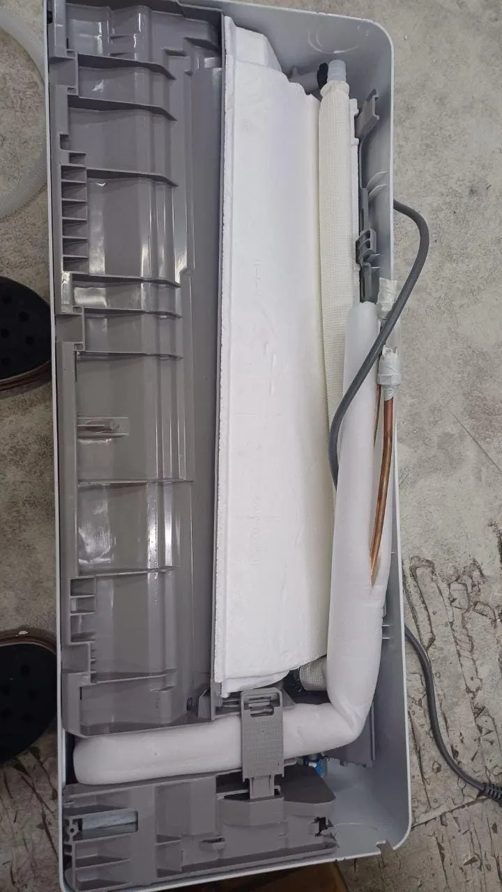 Кондиционер сплит-система AUFIT Inverter ASW-H09A4/FHR3DI (в комплекте с медными трубами) Белый, Уценка — фото дефекта 9
