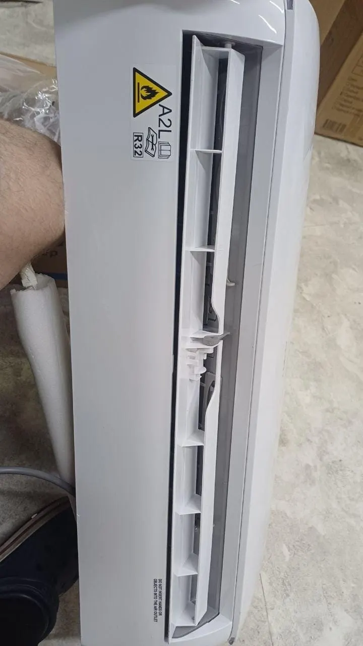 Кондиционер сплит-система AUFIT Inverter ASW-H09A4/FHR3DI (в комплекте с медными трубами) Белый, Уценка — фото дефекта 2