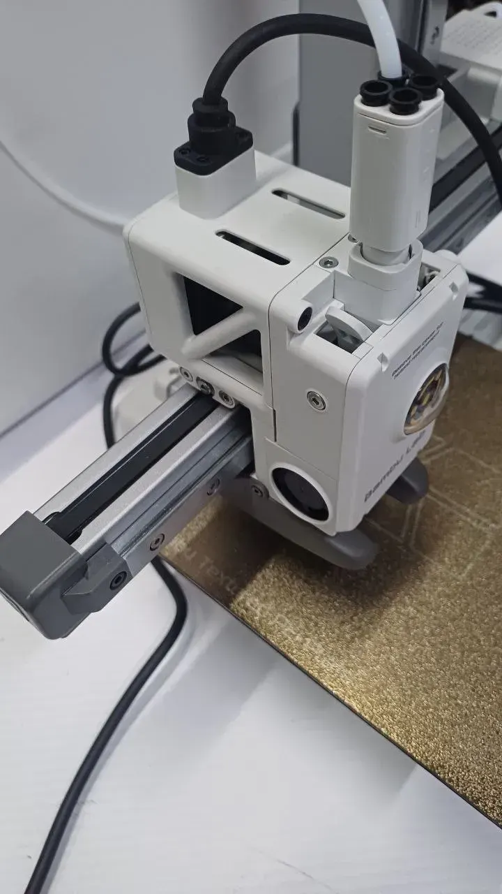 Принтер 3D Bambu Lab A1 mini-Combo, Уценка — фото дефекта 3