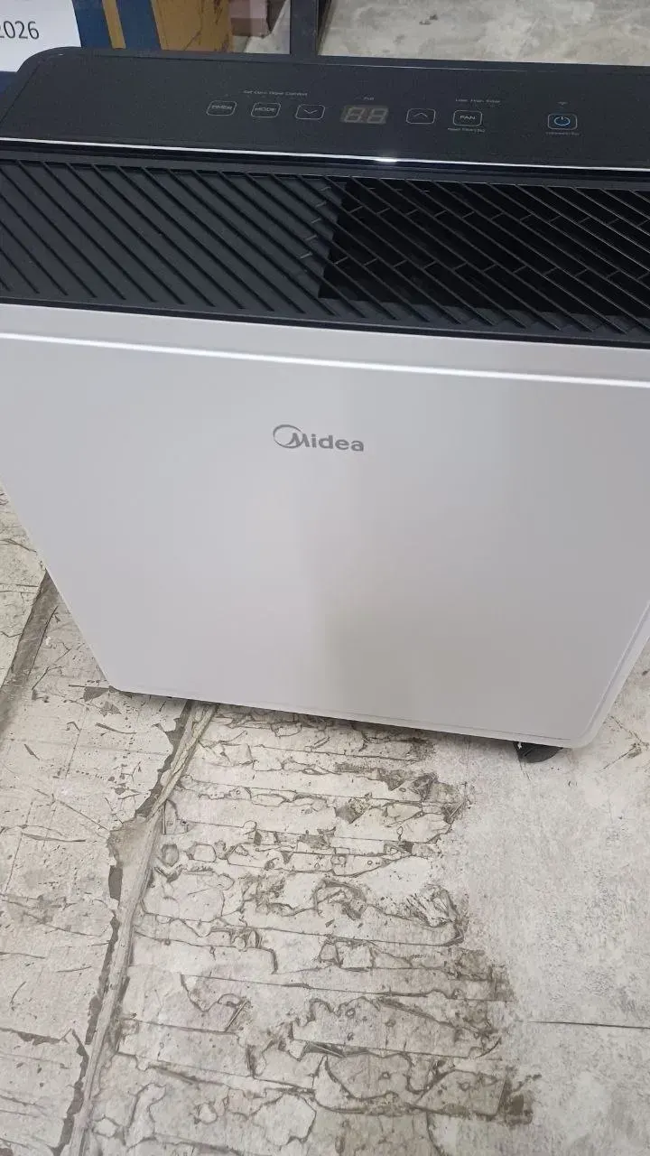 Осушитель воздуха Midea MDDA-30DEN7 Белый, Уценка — фото дефекта 4