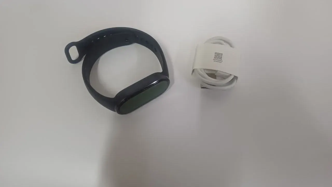 Фитнес-браслет Xiaomi Smart Band 10 Midnight Black, Уценка — фото дефекта 2