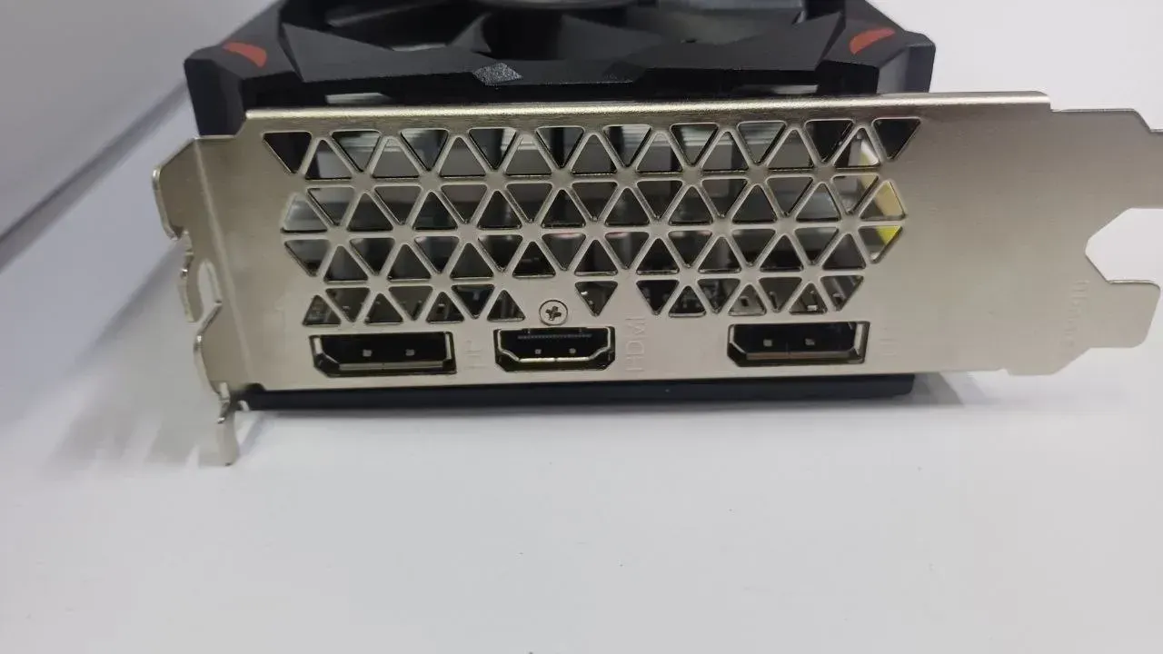 Видеокарта AFOX AMD Radeon RX580 AFRX580-8192D5H3-V3 8 ГБ, Уценка — фото дефекта 2