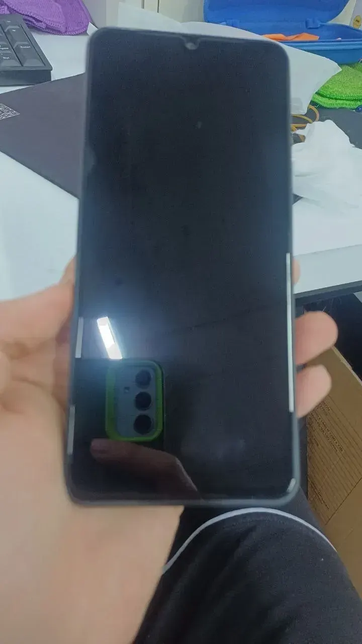 Смартфон Redmi A5 3/64GB Midnight Black, Уценка — фото дефекта 2