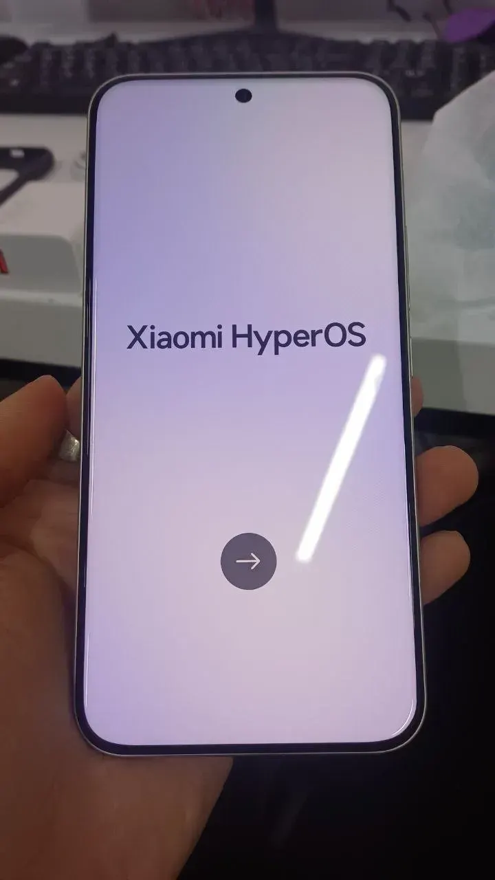 Смартфон Redmi Note 15 Pro+ 5G 12/512GB Mocha Brown, Уценка — фото дефекта 4
