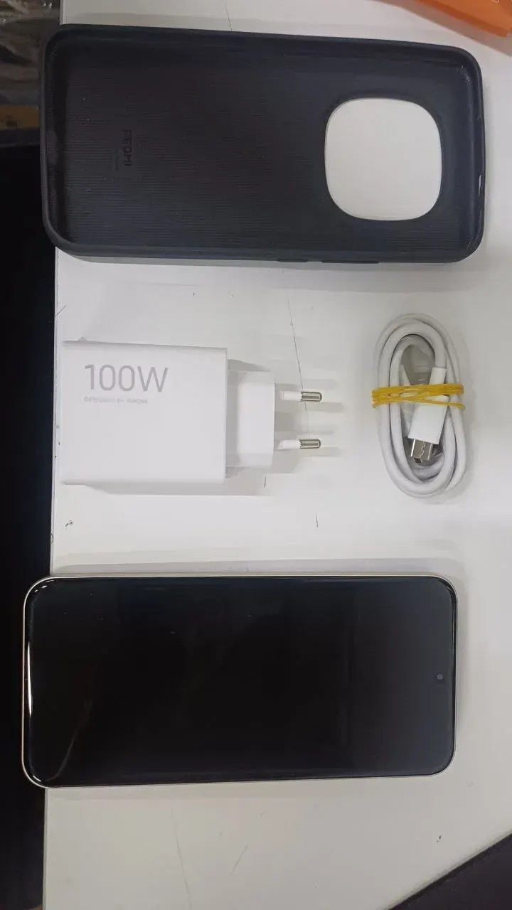 Смартфон Redmi Note 15 Pro+ 5G 12/512GB Mocha Brown, Уценка — фото дефекта 3